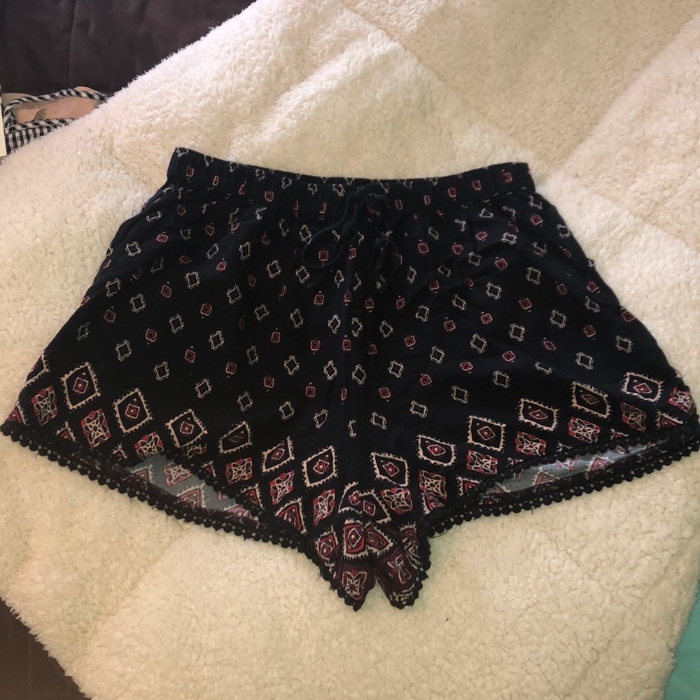 Hollister flowy shorts with drawstring waist
